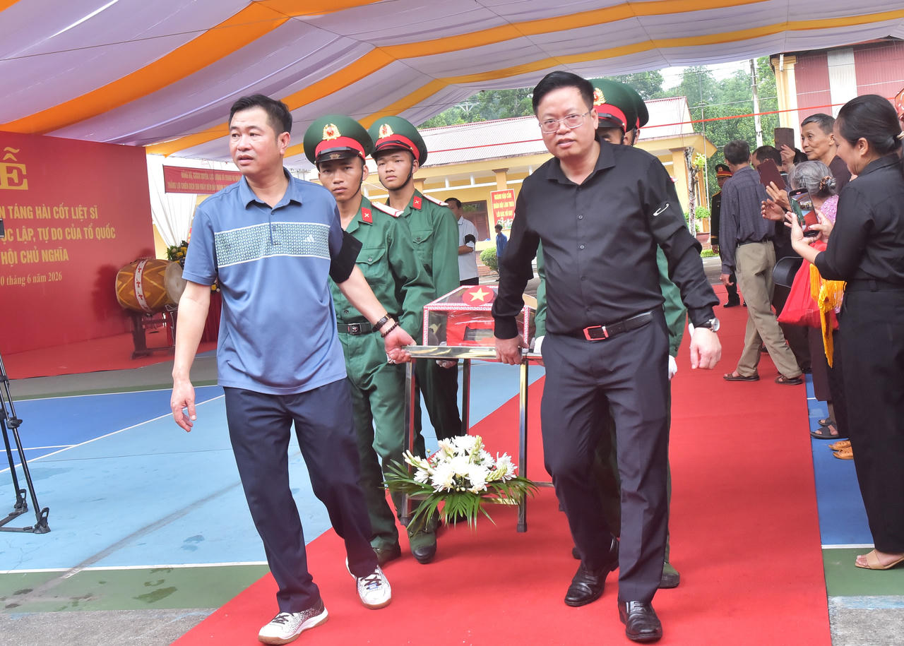 L&agrave;o Cai truy điệu, an t&aacute;ng 9 h&agrave;i cốt liệt sĩ hy sinh trong chiến tranh bảo vệ bi&ecirc;n giới ph&iacute;a Bắc