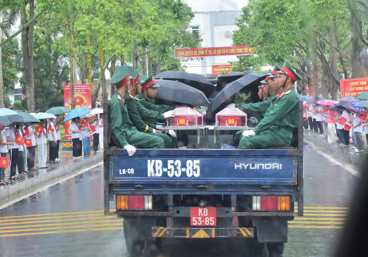 L&agrave;o Cai truy điệu, an t&aacute;ng 9 h&agrave;i cốt liệt sĩ hy sinh trong chiến tranh bảo vệ bi&ecirc;n giới ph&iacute;a Bắc
