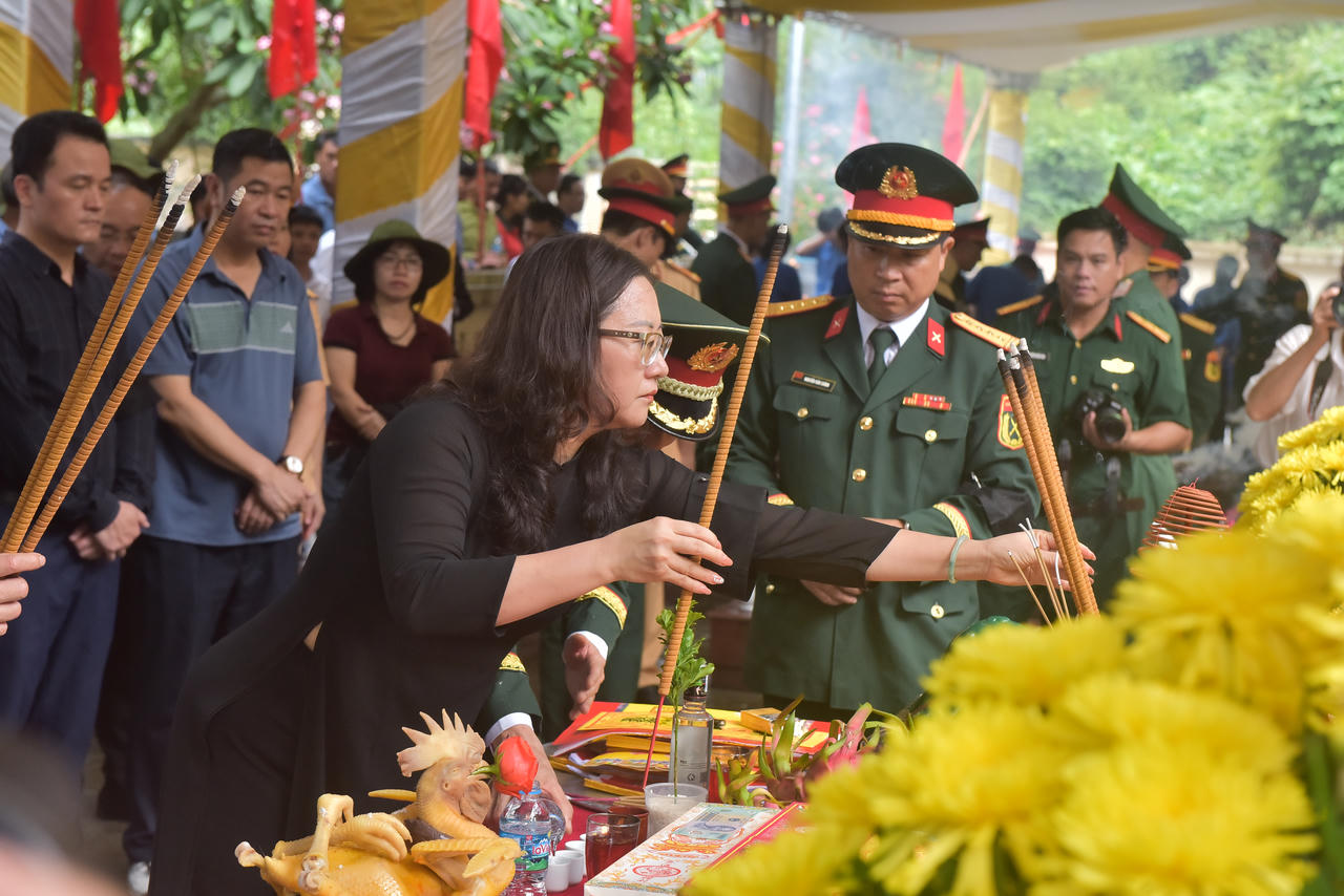 L&agrave;o Cai truy điệu, an t&aacute;ng 9 h&agrave;i cốt liệt sĩ hy sinh trong chiến tranh bảo vệ bi&ecirc;n giới ph&iacute;a Bắc
