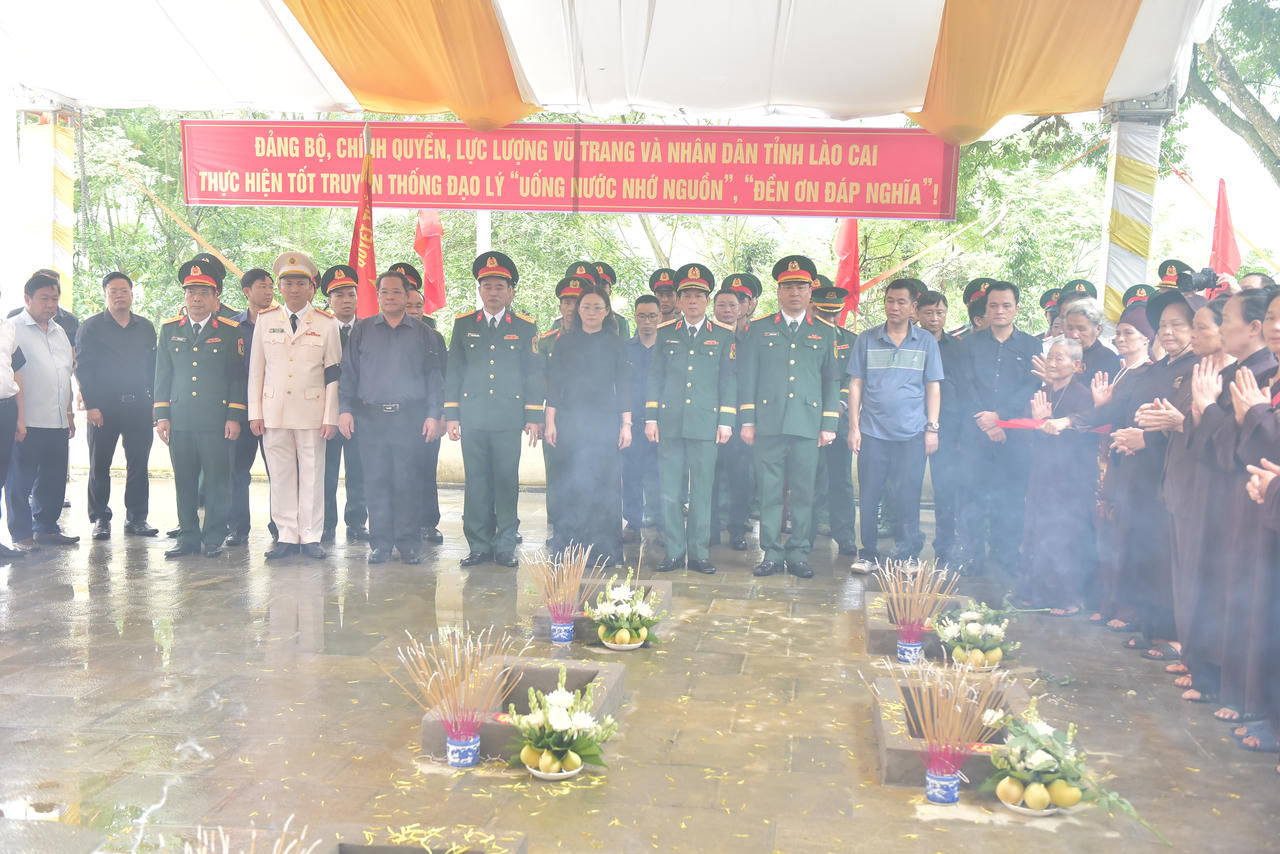 L&agrave;o Cai truy điệu, an t&aacute;ng 9 h&agrave;i cốt liệt sĩ hy sinh trong chiến tranh bảo vệ bi&ecirc;n giới ph&iacute;a Bắc