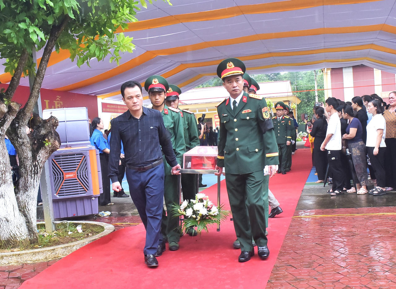 L&agrave;o Cai truy điệu, an t&aacute;ng 9 h&agrave;i cốt liệt sĩ hy sinh trong chiến tranh bảo vệ bi&ecirc;n giới ph&iacute;a Bắc