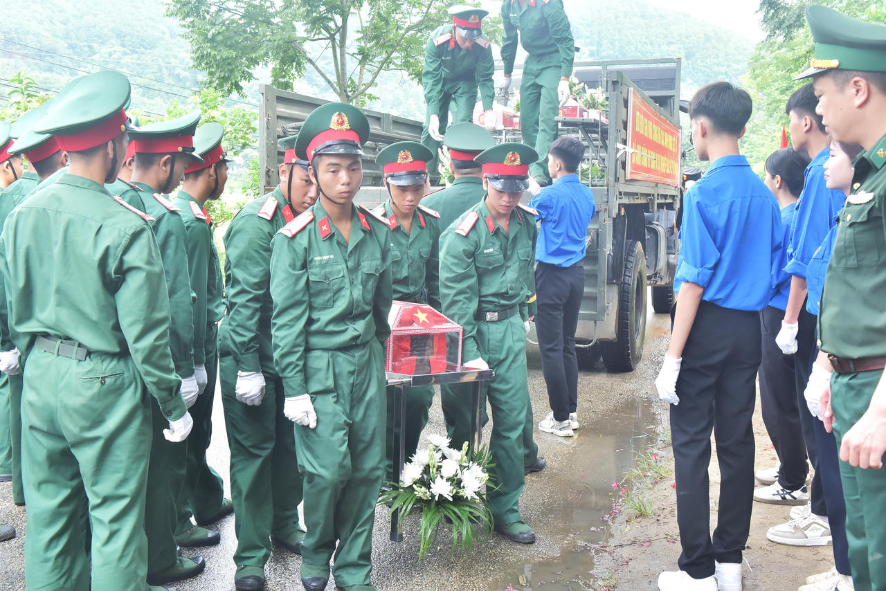 L&agrave;o Cai truy điệu, an t&aacute;ng 9 h&agrave;i cốt liệt sĩ hy sinh trong chiến tranh bảo vệ bi&ecirc;n giới ph&iacute;a Bắc