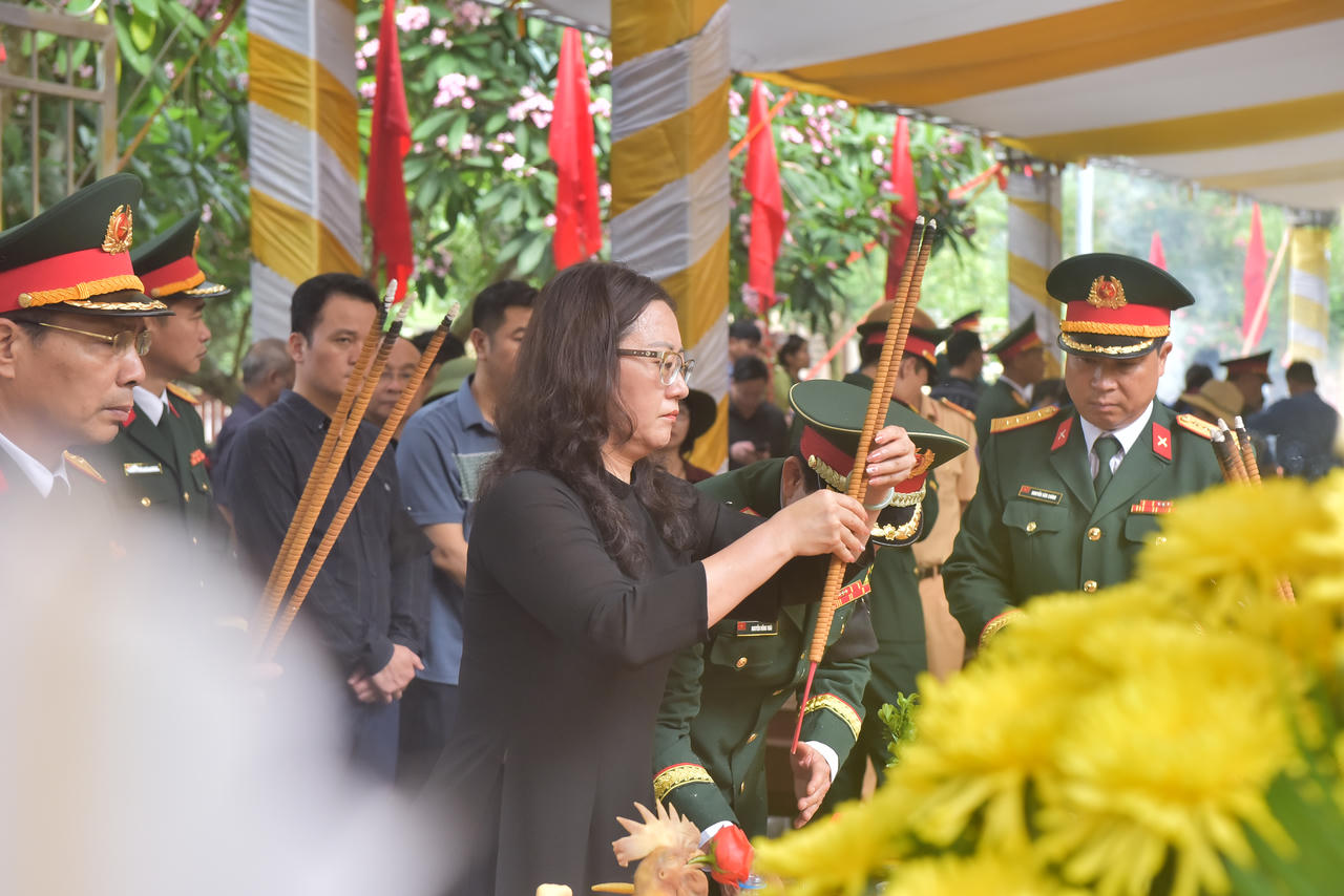 L&agrave;o Cai truy điệu, an t&aacute;ng 9 h&agrave;i cốt liệt sĩ hy sinh trong chiến tranh bảo vệ bi&ecirc;n giới ph&iacute;a Bắc