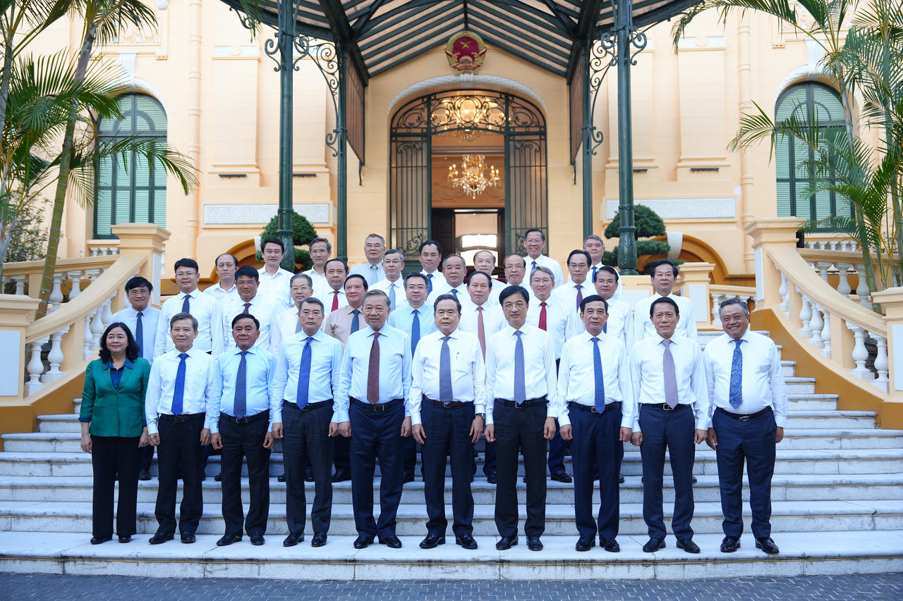 Tạo bước chuyển biến rõ nét trong cắt giảm thủ tục hành chính, tháo gỡ các điểm nghẽn về thể chế