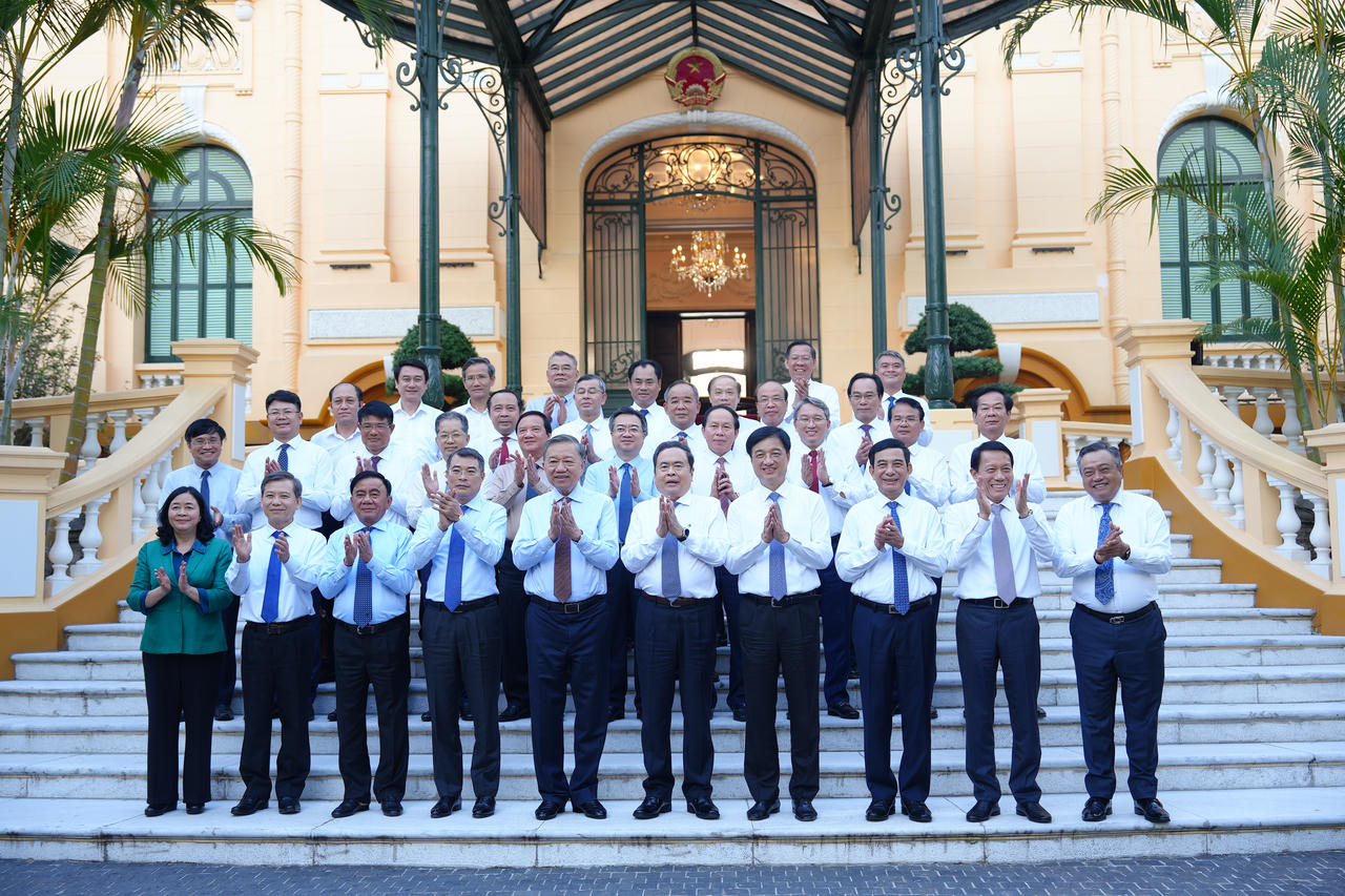 Tạo bước chuyển biến rõ nét trong cắt giảm thủ tục hành chính, tháo gỡ các điểm nghẽn về thể chế
