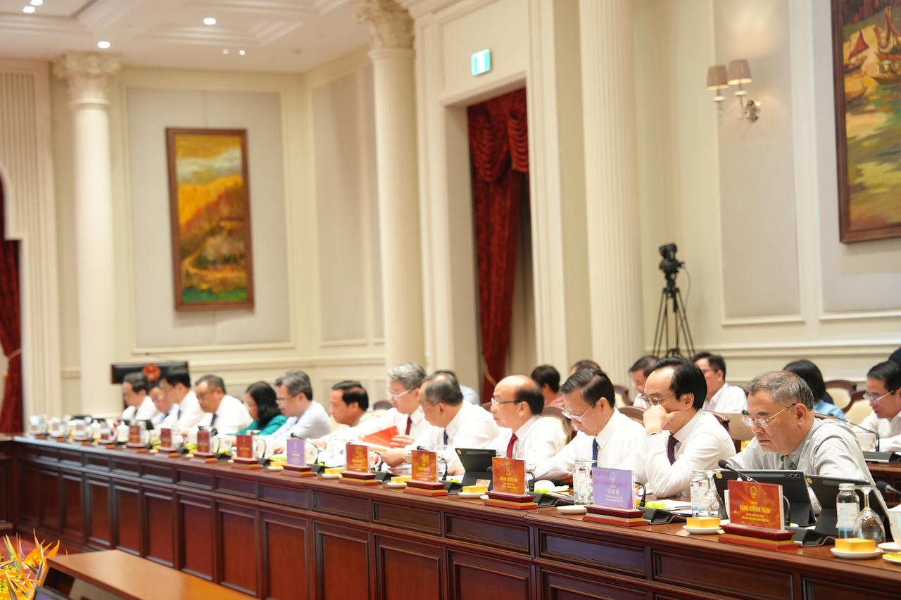 Tạo bước chuyển biến rõ nét trong cắt giảm thủ tục hành chính, tháo gỡ các điểm nghẽn về thể chế