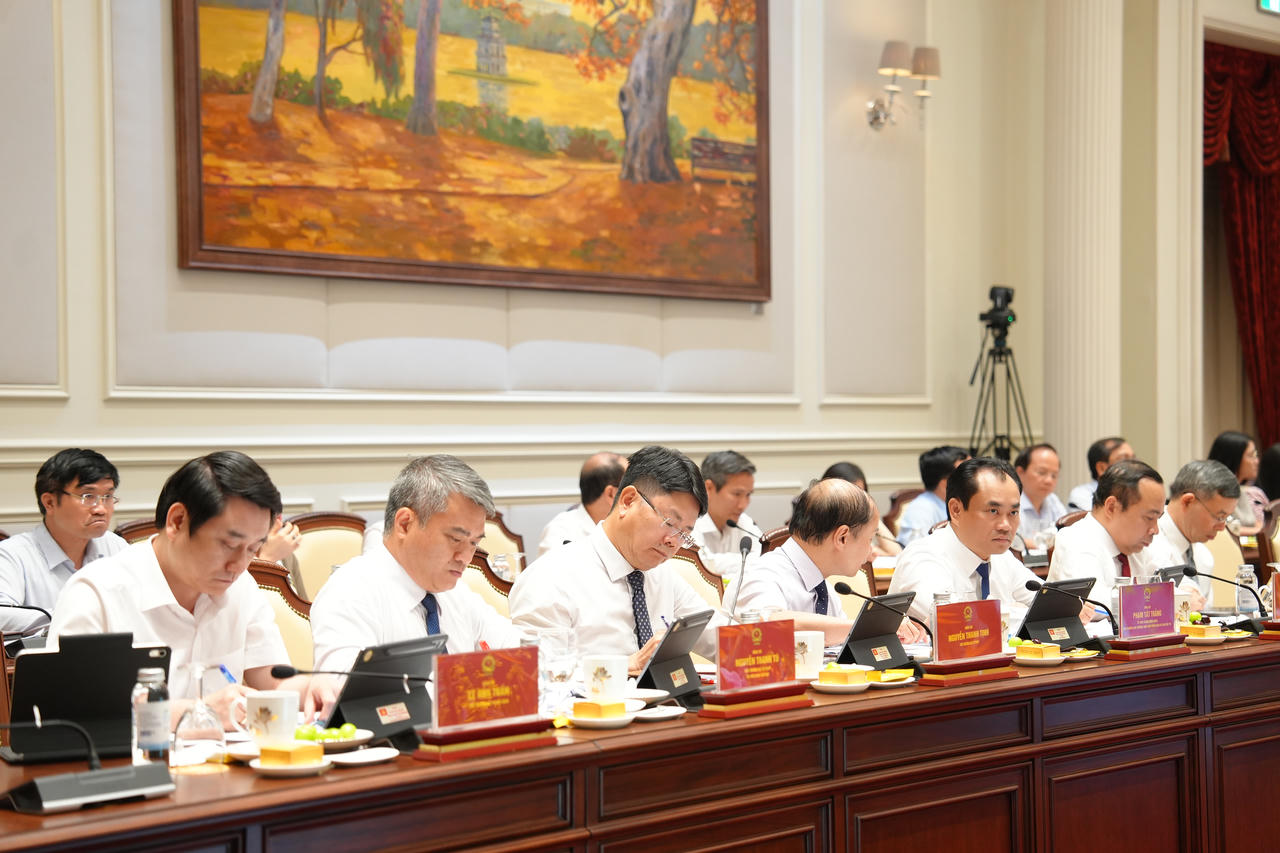 Tạo bước chuyển biến rõ nét trong cắt giảm thủ tục hành chính, tháo gỡ các điểm nghẽn về thể chế