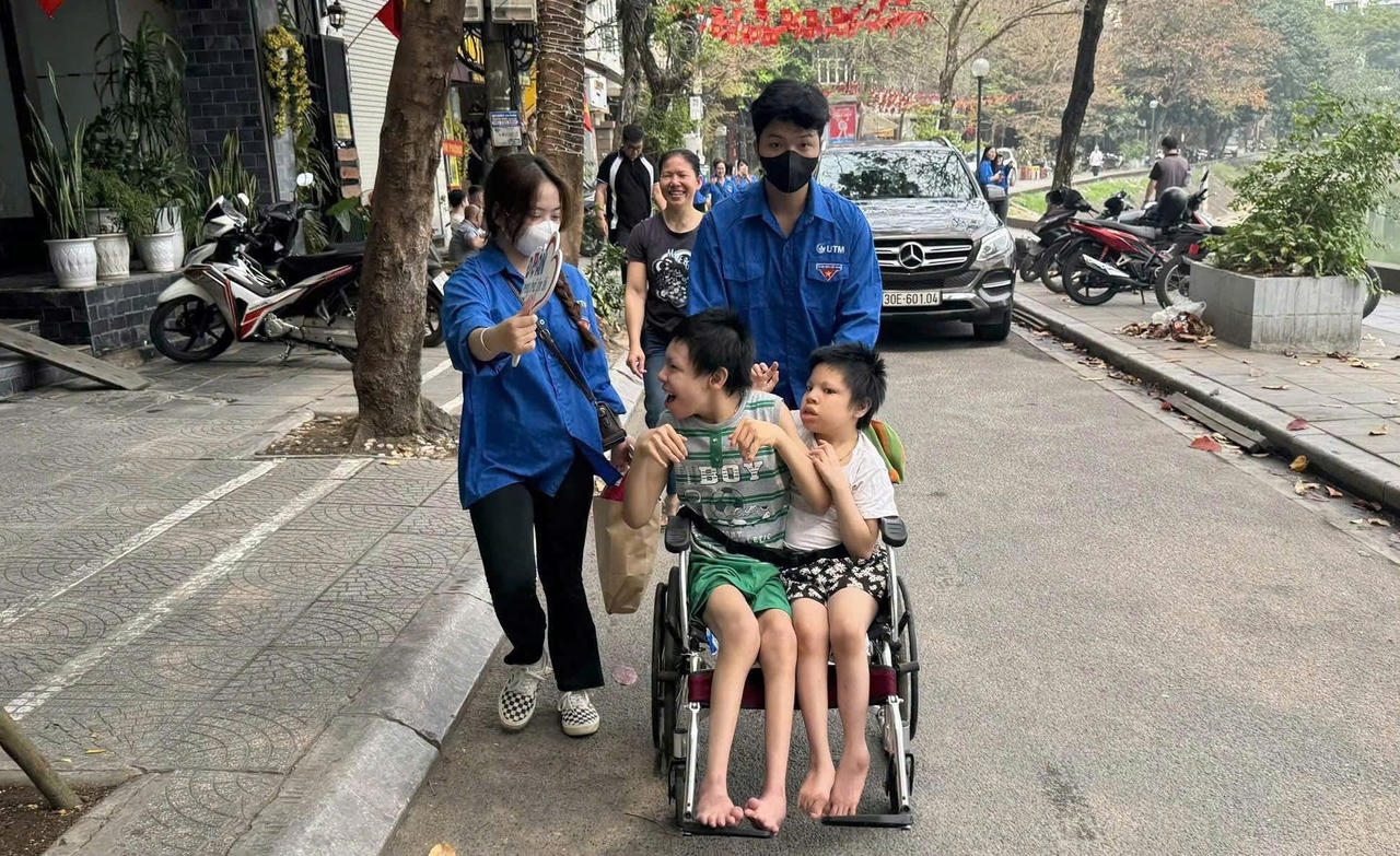 Sinh vi&ecirc;n UTM đ&atilde; học được nhiều kỹ năng mềm trong chuyến đi thực tế.