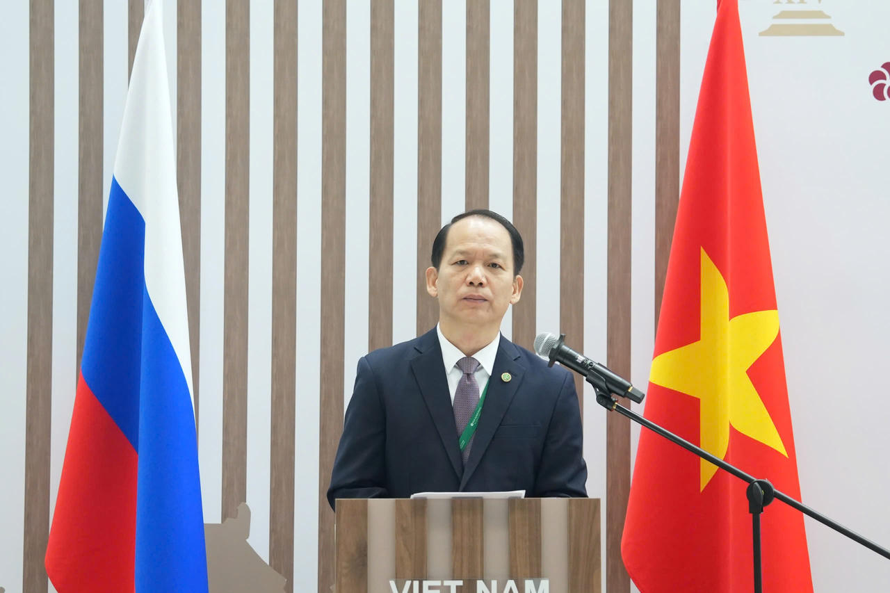 Bộ trưởng Bộ Tư ph&aacute;p Ho&agrave;ng Thanh T&ugrave;ng ph&aacute;t biểu khai mạc Gian trưng b&agrave;y Việt Nam tại Diễn đ&agrave;n ph&aacute;p l&yacute; quốc tế Saint Petersburg lần thứ XIV,
