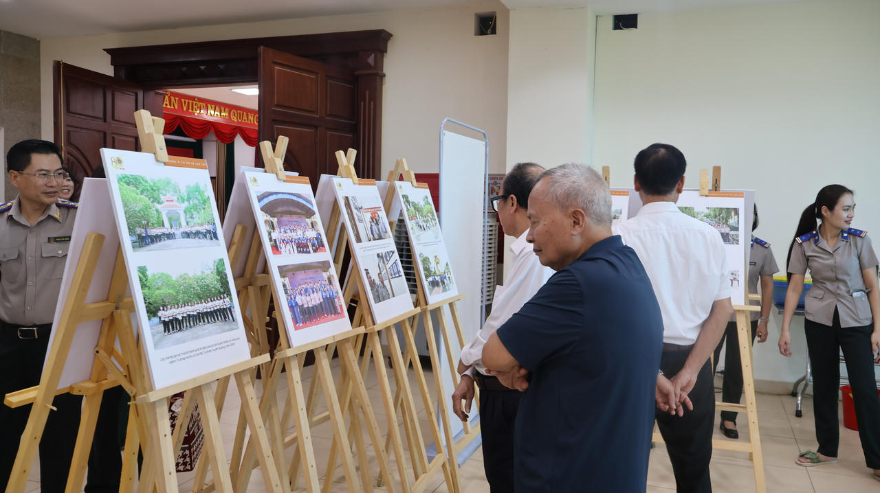 Thi hành án dân sự thành phố Hà Nội gặp mặt các thế hệ nguyên cán bộ lãnh đạo qua các thời kỳ
