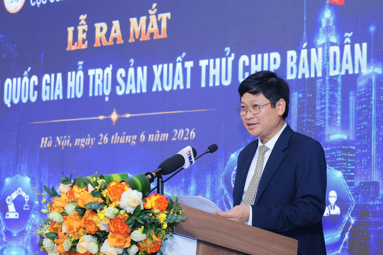 Cục trưởng Cục C&ocirc;ng nghiệp c&ocirc;ng nghệ th&ocirc;ng tin Nguyễn Khắc Lịch ph&aacute;t biểu khai mạc tại lễ ra mắt.