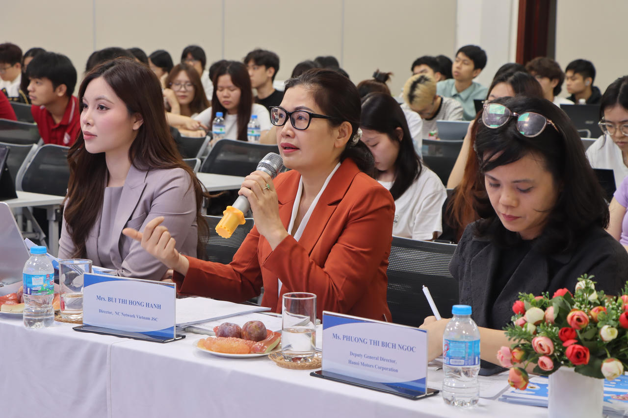 Hội đồng gi&aacute;m khảo đ&aacute;nh gi&aacute; cao chất lượng c&aacute;c dự &aacute;n.