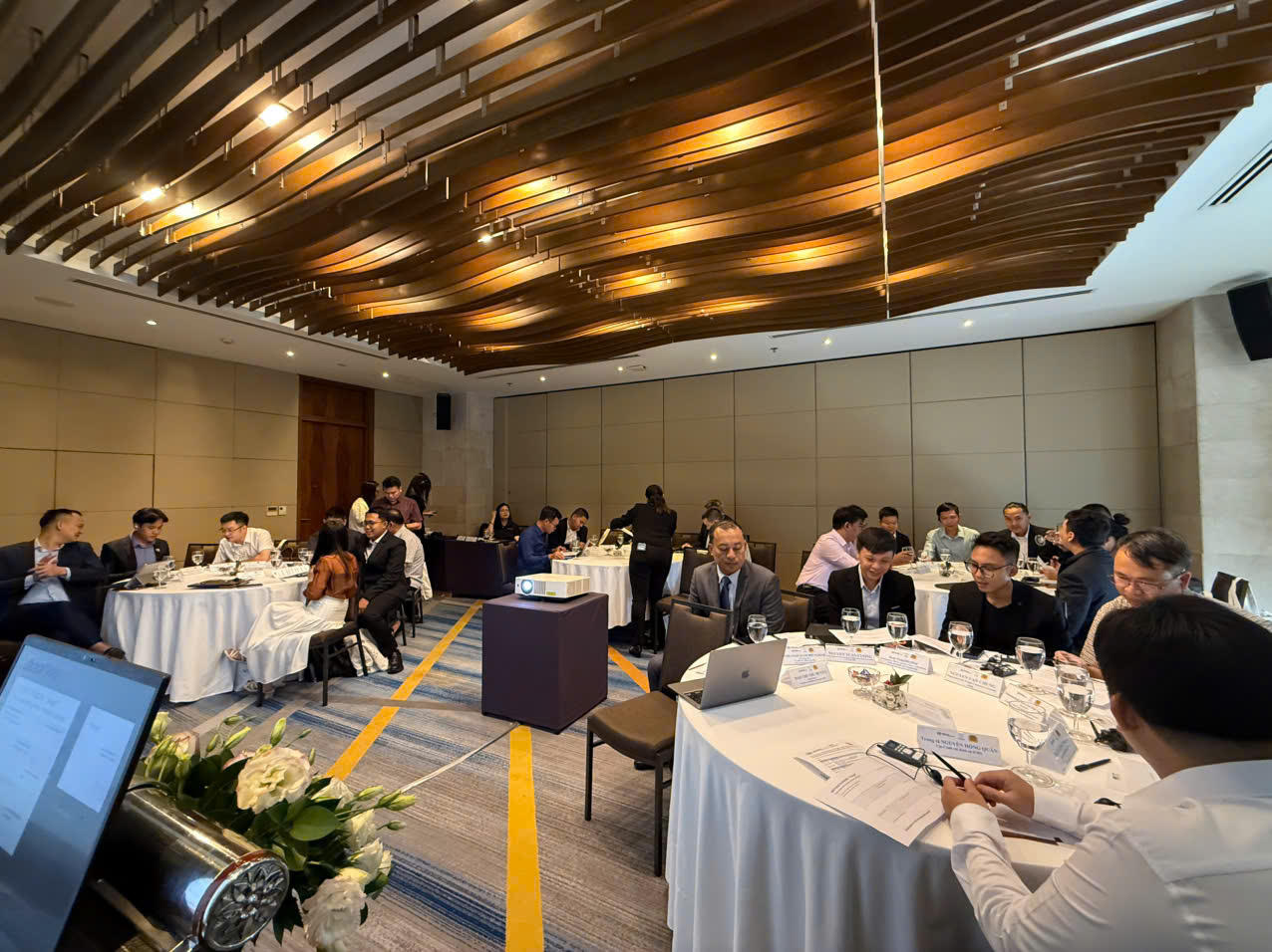 Trong khu&ocirc;n khổ sự kiện, c&aacute;c đại biểu sẽ được nghe c&aacute;c b&agrave;i thuyết tr&igrave;nh của c&aacute;c chuy&ecirc;n gia, thảo luận, trao đổi nh&oacute;m xoay quanh c&aacute;c nội dung ch&iacute;nh của Hội thảo.