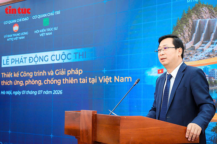 Ph&oacute; Chủ tịch Ủy ban Trung ương MTTQ Việt Nam Cao Xu&acirc;n Thạo ph&aacute;t biểu tại sự kiện.