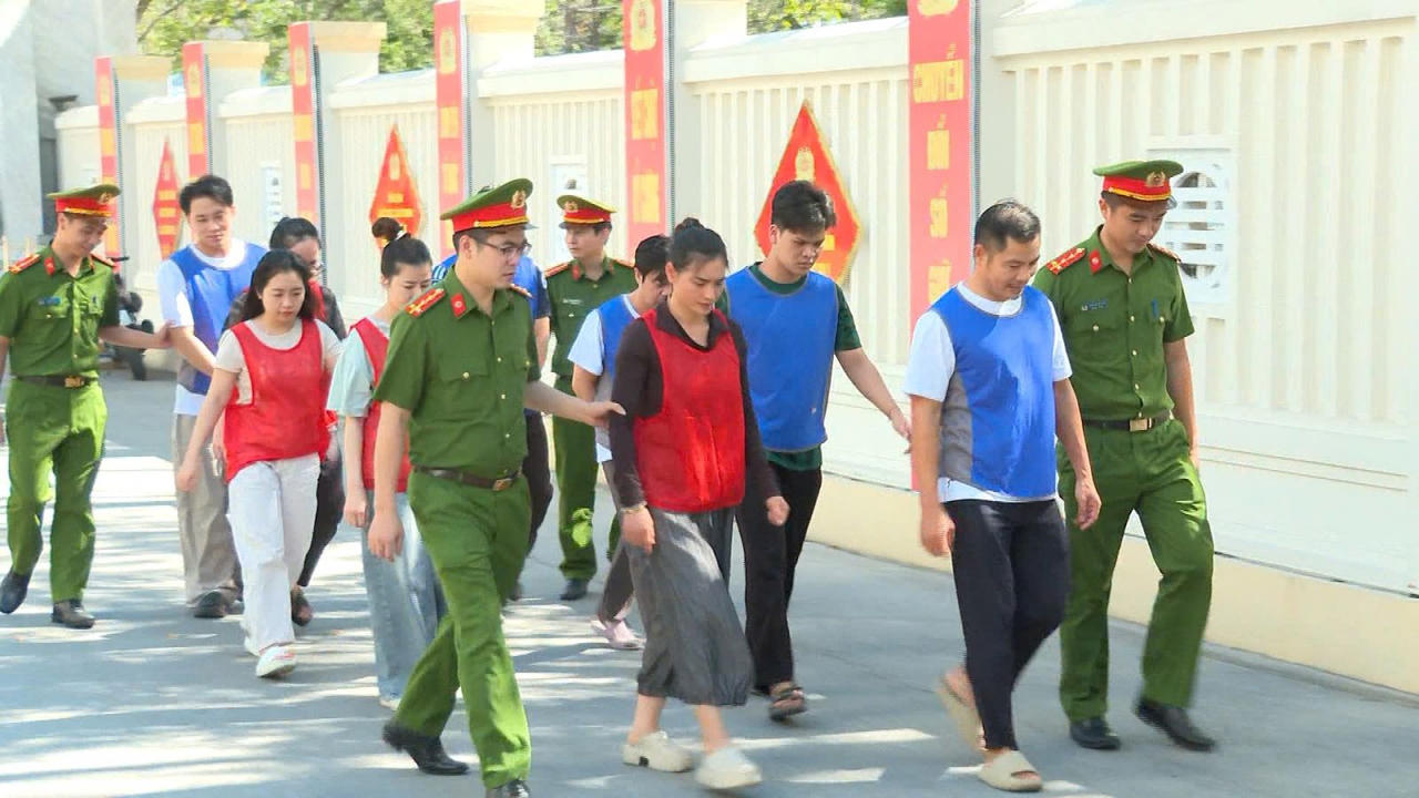 C&aacute;c đối tượng li&ecirc;n quan đến vụ &aacute;n tại cơ quan C&ocirc;ng an&nbsp;(Ảnh: C&ocirc;ng an Thanh H&oacute;a)