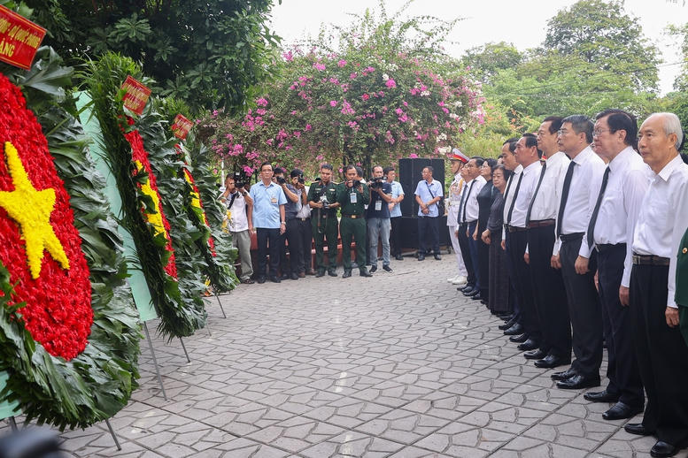 Thủ tướng L&ecirc; Minh Hưng: Bằng mọi gi&aacute;, phải nỗ lực, quyết t&acirc;m cao nhất để t&igrave;m kiếm, quy tập v&agrave; x&aacute;c định danh t&iacute;nh h&agrave;i cốt liệt sĩ- Ảnh 3.