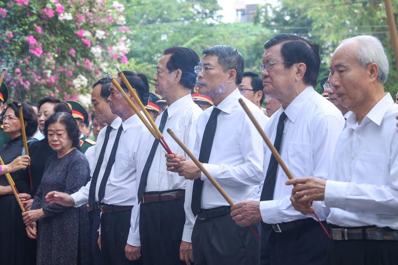 Thủ tướng L&ecirc; Minh Hưng: Bằng mọi gi&aacute;, phải nỗ lực, quyết t&acirc;m cao nhất để t&igrave;m kiếm, quy tập v&agrave; x&aacute;c định danh t&iacute;nh h&agrave;i cốt liệt sĩ- Ảnh 2.