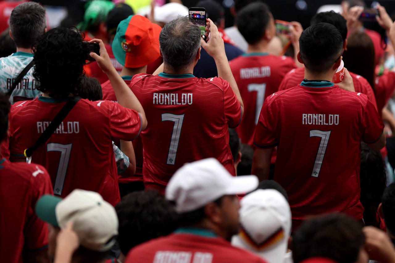 Ronaldo l&agrave; cầu thủ c&oacute; nhiều người h&acirc;m mộ tr&ecirc;n to&agrave;n thế giới (Ảnh FIFA)