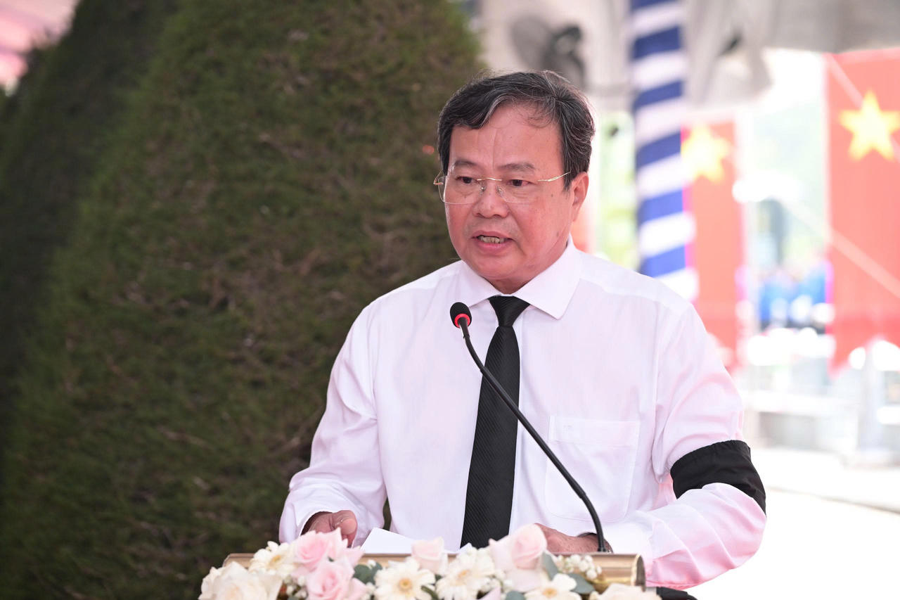 &Ocirc;ng L&ecirc; Văn Hẳn - Chủ tịch UBND tỉnh T&acirc;y Ninh ph&aacute;t biểu tại buổi lễ đ&atilde; b&agrave;y tỏ l&ograve;ng tri &acirc;n v&ocirc; hạn trước sự hy sinh to lớn của c&aacute;c anh h&ugrave;ng liệt sĩ.