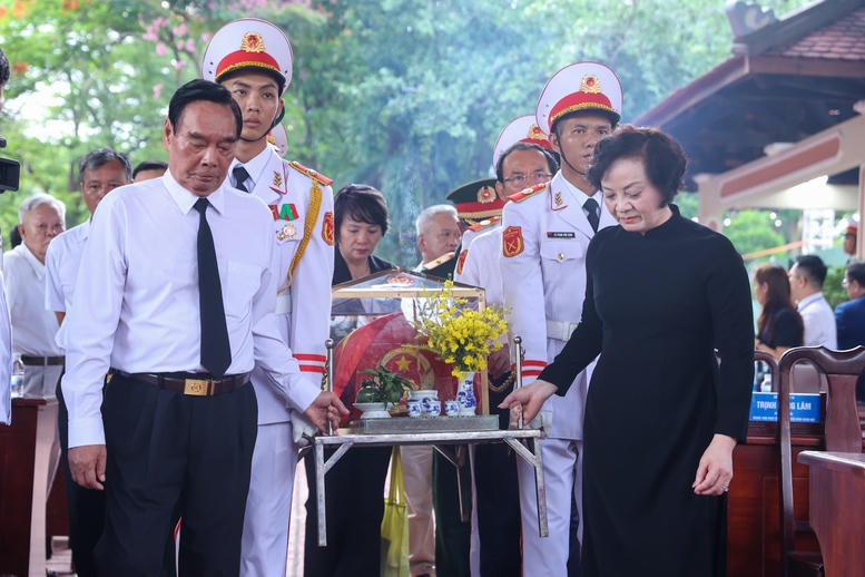 Huy động to&agrave;n d&acirc;n tham gia c&ocirc;ng t&aacute;c t&igrave;m kiếm, quy tập h&agrave;i cốt liệt sĩ- Ảnh 1.