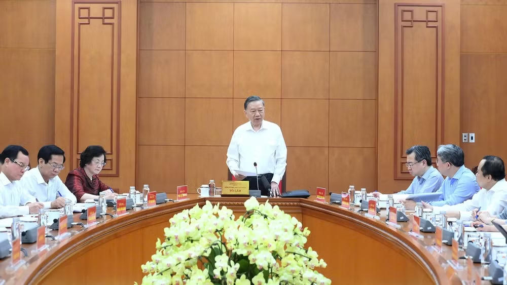 Tổng B&iacute; thư, Chủ tịch nước T&ocirc; L&acirc;m chủ tr&igrave; l&agrave;m việc với ng&agrave;nh nội vụ về chất lượng nguồn lao động Việt Nam. Ảnh: Đăng Khoa