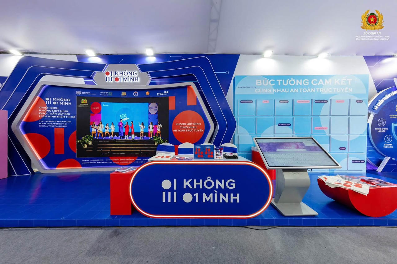 Sau th&agrave;nh c&ocirc;ng tại Đ&agrave; Nẵng v&agrave; TP. Hồ Ch&iacute; Minh, triển l&atilde;m tương t&aacute;c &ldquo;Bức tường An ninh mạng&rdquo; tiếp tục đến với Thủ đ&ocirc; H&agrave; Nội.