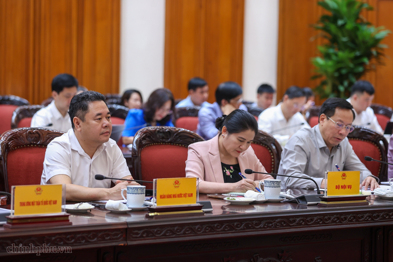 Thủ tướng L&ecirc; Minh Hưng: Khẩn trương nghi&ecirc;n cứu, đề xuất t&iacute;ch hợp thực chất 4 chương tr&igrave;nh mục ti&ecirc;u quốc gia- Ảnh 4.