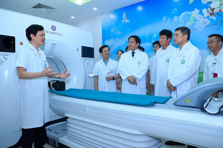 Thủ tướng L&ecirc; Minh Hưng: X&acirc;y dựng những bệnh viện hiện đại v&agrave; h&igrave;nh th&agrave;nh hệ sinh th&aacute;i y tế ph&aacute;t triển đồng bộ- Ảnh 9.