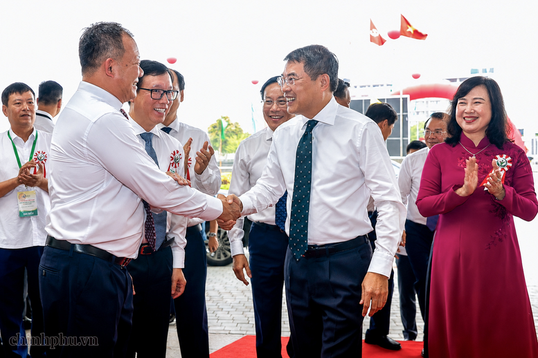 Thủ tướng L&ecirc; Minh Hưng: X&acirc;y dựng những bệnh viện hiện đại v&agrave; h&igrave;nh th&agrave;nh hệ sinh th&aacute;i y tế ph&aacute;t triển đồng bộ- Ảnh 1.