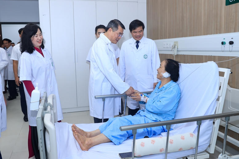 Thủ tướng L&ecirc; Minh Hưng: X&acirc;y dựng những bệnh viện hiện đại v&agrave; h&igrave;nh th&agrave;nh hệ sinh th&aacute;i y tế ph&aacute;t triển đồng bộ- Ảnh 11.