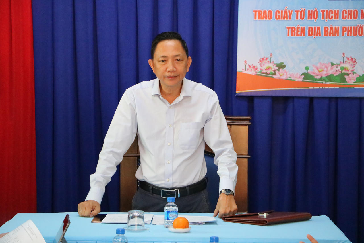 &Ocirc;ng Nguyễn Trọng Tr&iacute;, Ph&oacute; Gi&aacute;m đốc Sở Tư ph&aacute;p, Tổ trưởng Tổ c&ocirc;ng t&aacute;c 08 tại buổi kiểm tra phường Bảo Vinh