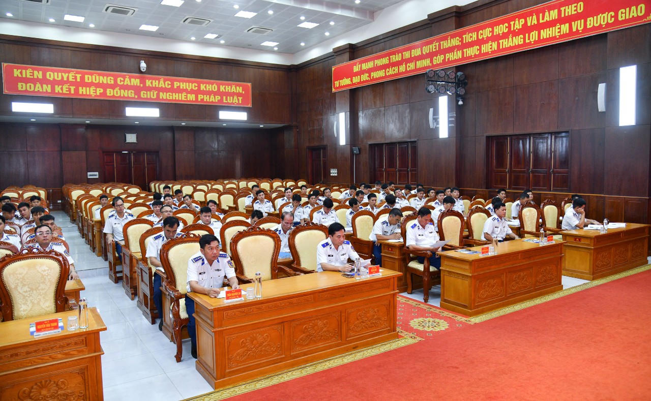 C&aacute;c đại biểu tham dự hội nghị.