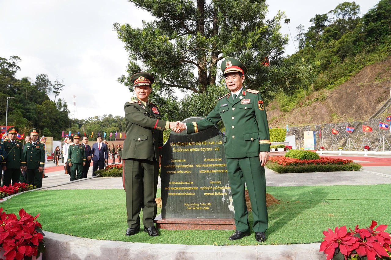 Giao lưu Hữu nghị Quốc ph&ograve;ng Bi&ecirc;n giới: Thắt chặt t&igrave;nh hữu nghị 2 nước Việt Nam &ndash; L&agrave;o