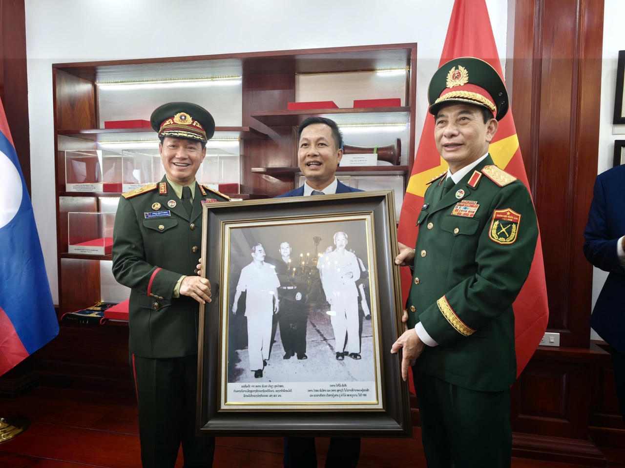 Giao lưu Hữu nghị Quốc phòng Biên giới: Thắt chặt tình hữu nghị 2 nước Việt Nam – Lào