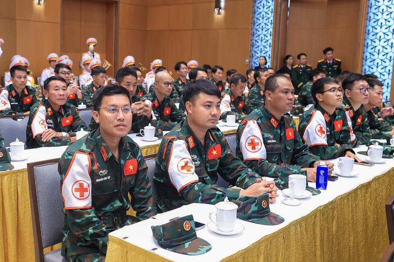Thủ tướng L&ecirc; Minh Hưng: X&acirc;y dựng một Việt Nam tự cường nhưng nh&acirc;n &aacute;i, bản lĩnh nhưng h&ograve;a hiếu, ph&aacute;t triển nhưng c&oacute; tr&aacute;ch nhiệm- Ảnh 9.