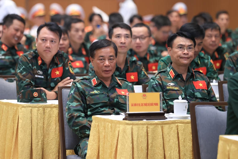 Thủ tướng L&ecirc; Minh Hưng: X&acirc;y dựng một Việt Nam tự cường nhưng nh&acirc;n &aacute;i, bản lĩnh nhưng h&ograve;a hiếu, ph&aacute;t triển nhưng c&oacute; tr&aacute;ch nhiệm- Ảnh 5.