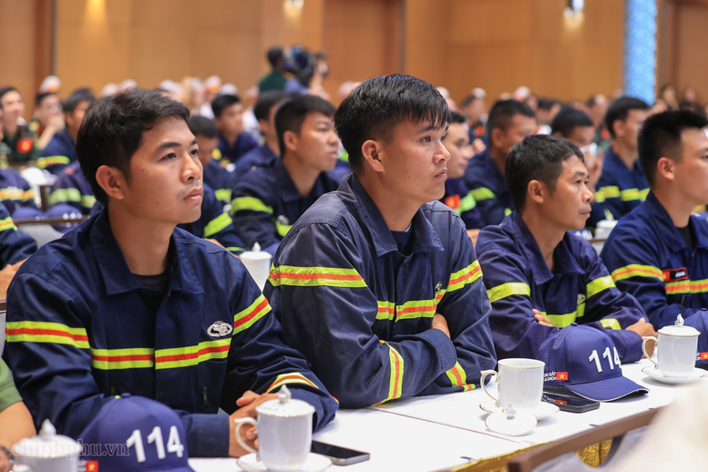 Thủ tướng L&ecirc; Minh Hưng: X&acirc;y dựng một Việt Nam tự cường nhưng nh&acirc;n &aacute;i, bản lĩnh nhưng h&ograve;a hiếu, ph&aacute;t triển nhưng c&oacute; tr&aacute;ch nhiệm- Ảnh 6.