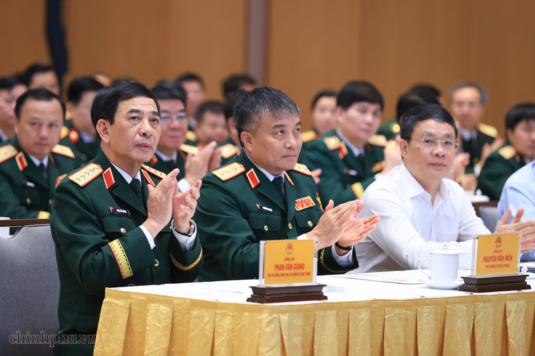 Thủ tướng L&ecirc; Minh Hưng: X&acirc;y dựng một Việt Nam tự cường nhưng nh&acirc;n &aacute;i, bản lĩnh nhưng h&ograve;a hiếu, ph&aacute;t triển nhưng c&oacute; tr&aacute;ch nhiệm- Ảnh 4.