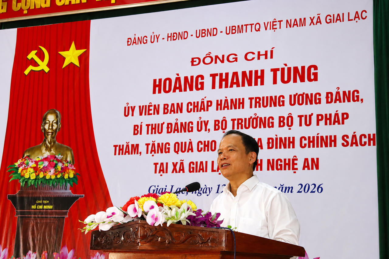 Bộ trưởng Ho&agrave;ng Thanh T&ugrave;ng ph&aacute;t biểu tại buổi gặp mặt