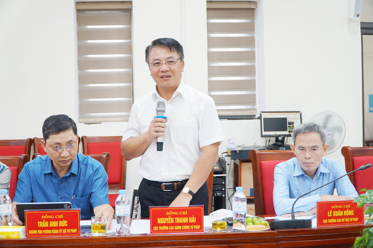 Bộ trưởng Hoàng Thanh Tùng làm việc với Sở Tư pháp và Thi hành án dân sự tỉnh Nghệ An