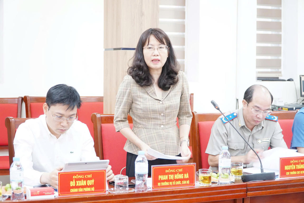Bộ trưởng Hoàng Thanh Tùng làm việc với Sở Tư pháp và Thi hành án dân sự tỉnh Nghệ An
