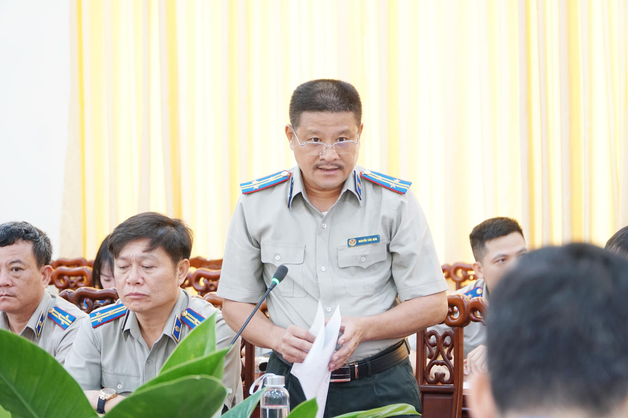 Đại diện c&aacute;c đơn vị thuộc Thi h&agrave;nh &aacute;n d&acirc;n sự tỉnh Nghệ An ph&aacute;t biểu tại buổi l&agrave;m việc.