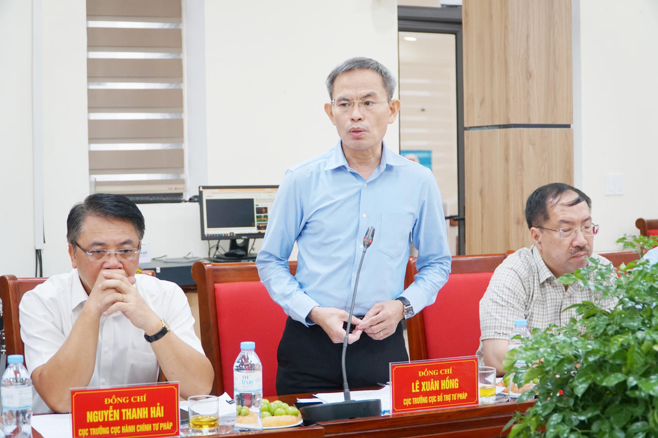 Bộ trưởng Hoàng Thanh Tùng làm việc với Sở Tư pháp và Thi hành án dân sự tỉnh Nghệ An