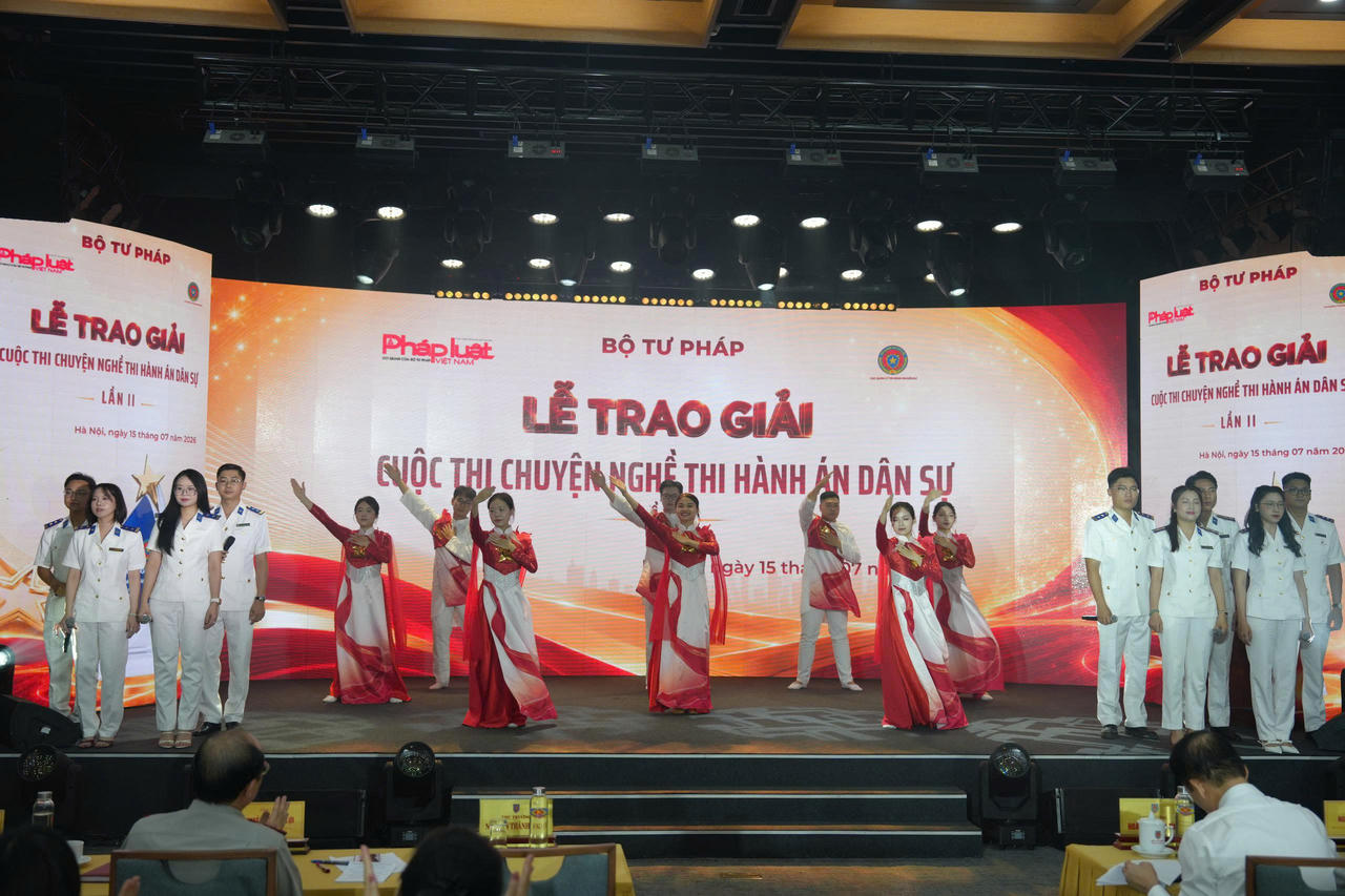 Tưng bừng Lễ trao giải Cuộc thi &ldquo;Chuyện nghề Thi h&agrave;nh &aacute;n d&acirc;n sự&rdquo; lần thứ II
