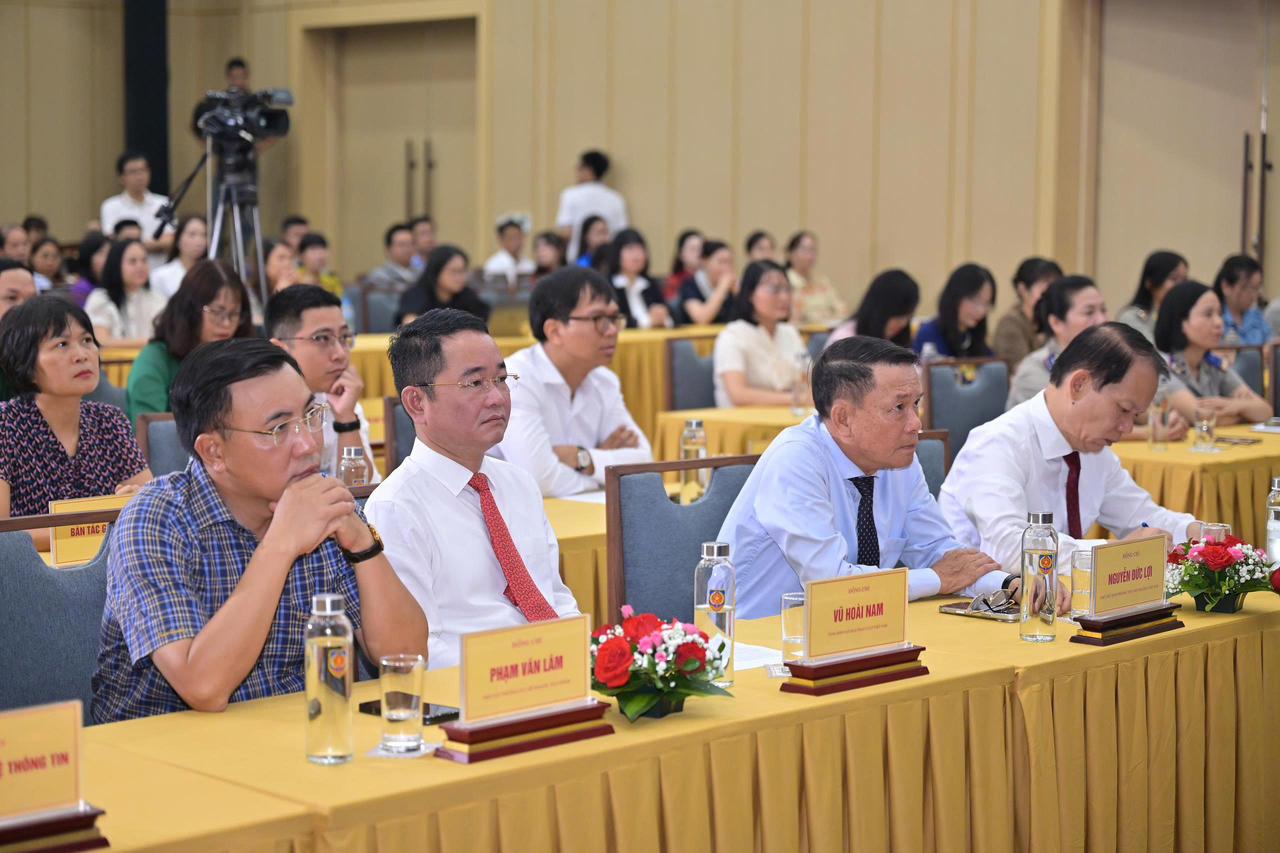Tưng bừng Lễ trao giải Cuộc thi &ldquo;Chuyện nghề Thi h&agrave;nh &aacute;n d&acirc;n sự&rdquo; lần thứ II