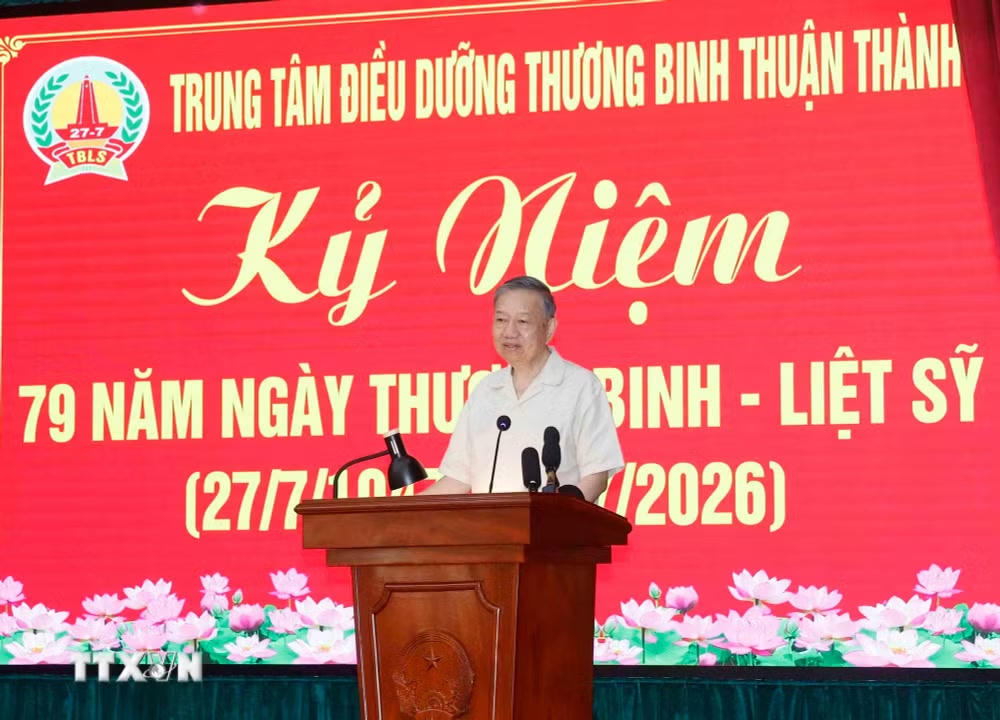 Tổng B&iacute; thư, Chủ tịch nước: Tiếp tục r&agrave; so&aacute;t, giải quyết đầy đủ ch&iacute;nh s&aacute;ch đối với người c&oacute; c&ocirc;ng v&agrave; th&acirc;n nh&acirc;n- Ảnh 2.