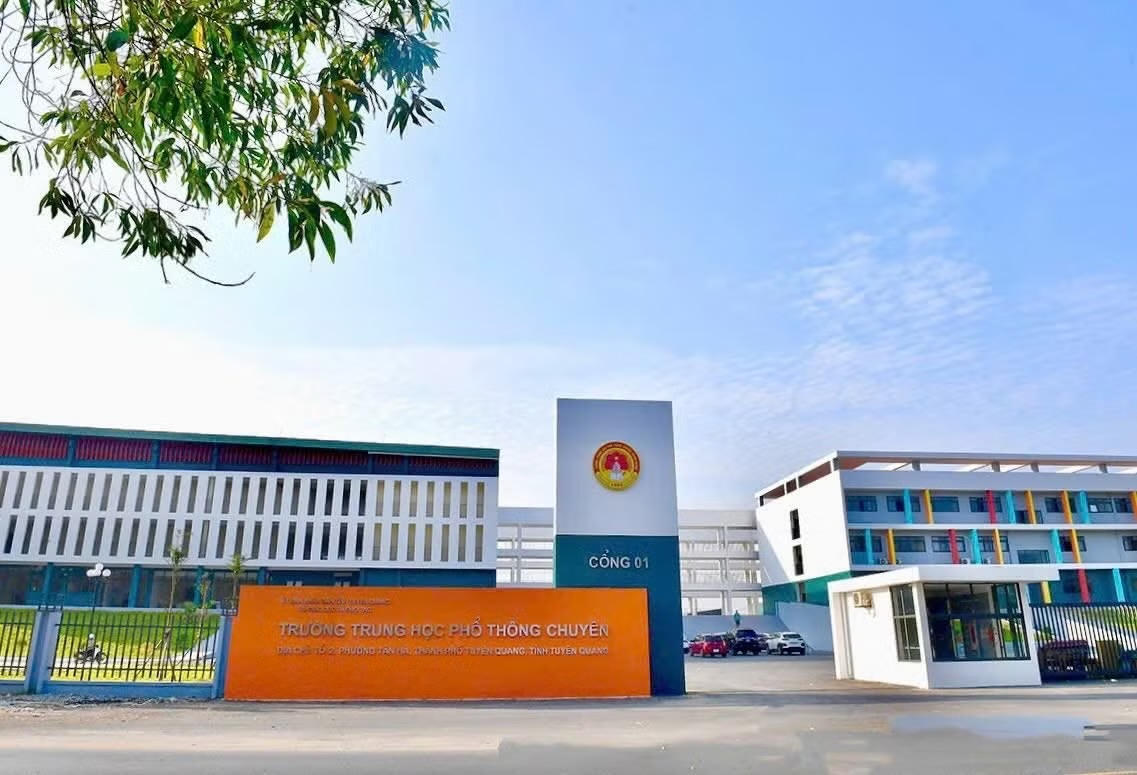 Trường THPT chuy&ecirc;n Tuy&ecirc;n Quang. (Ảnh: Fanpage nh&agrave; trường)