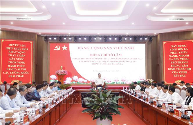 Tổng B&iacute; thư, Chủ tịch nước T&ocirc; L&acirc;m ph&aacute;t biểu chỉ đạo tại cuộc l&agrave;m việc. Ảnh: TTXVN