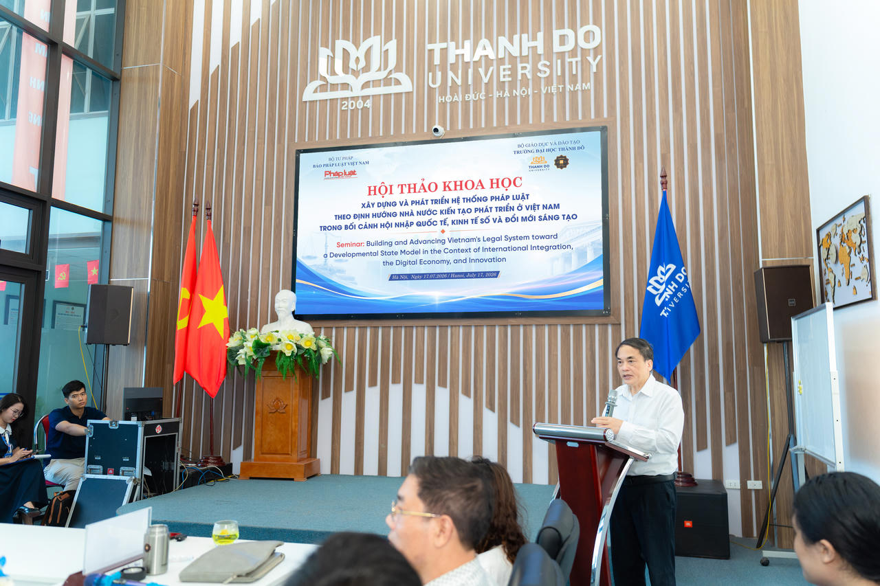 PGS.TS. Vũ Văn Ph&uacute;c chia sẻ nhiều g&oacute;c nh&igrave;n về x&acirc;y dựng Nh&agrave; nước ph&aacute;p quyền v&agrave; ho&agrave;n thiện hệ thống ph&aacute;p luật