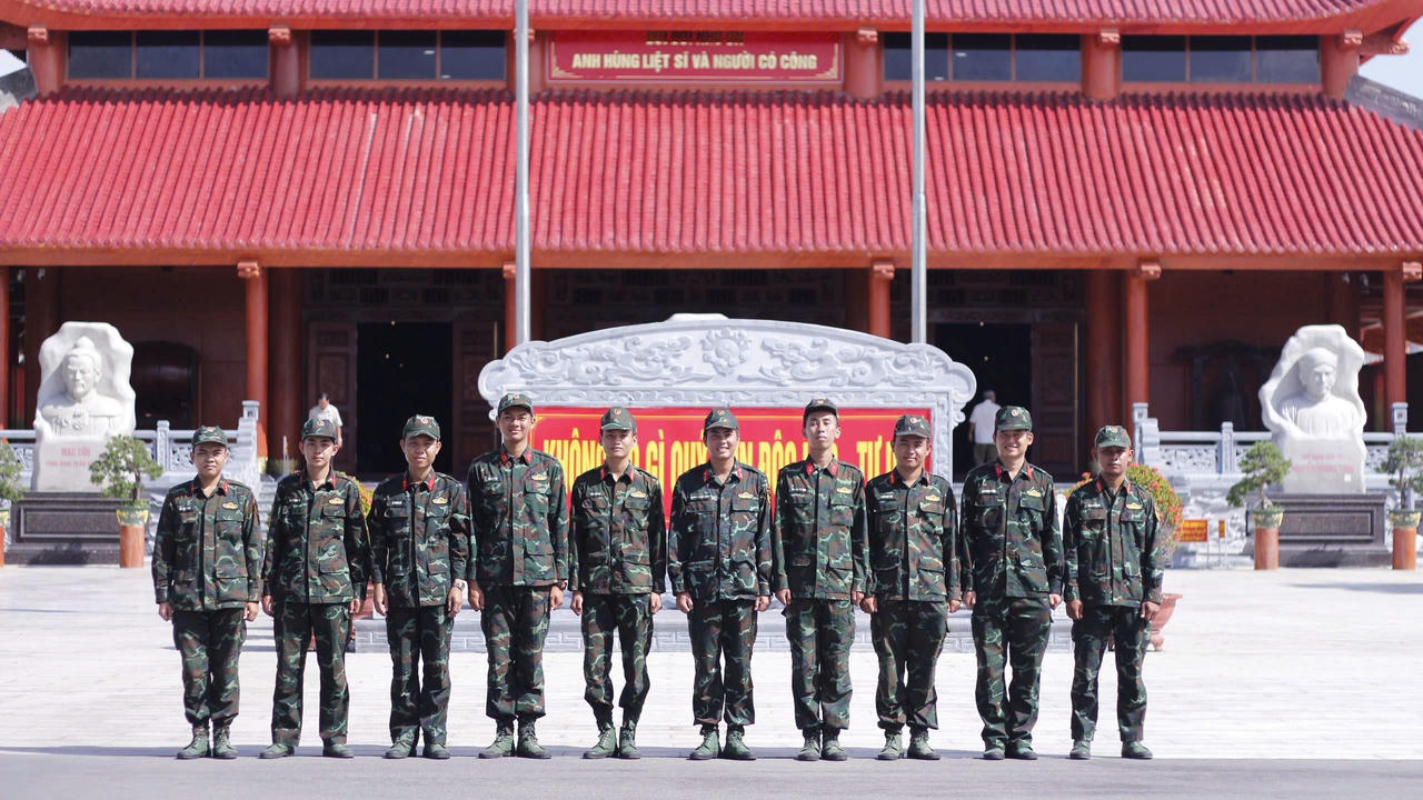 Tuổi trẻ lực lượng vũ trang tỉnh An Giang tô đẹp các địa chỉ đỏ